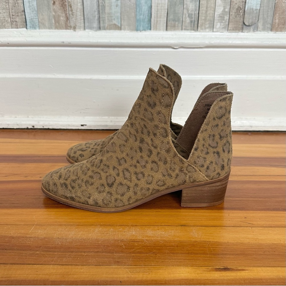 Coconuts by Matisse 6.5 Boho Pronto Side Cut Ankle Boot Bootie Tan Leopard Suede